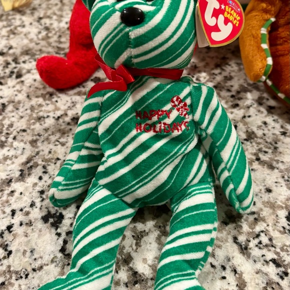 Christmas Beanie Babies. Seven bears one dog - Picture 2 of 16